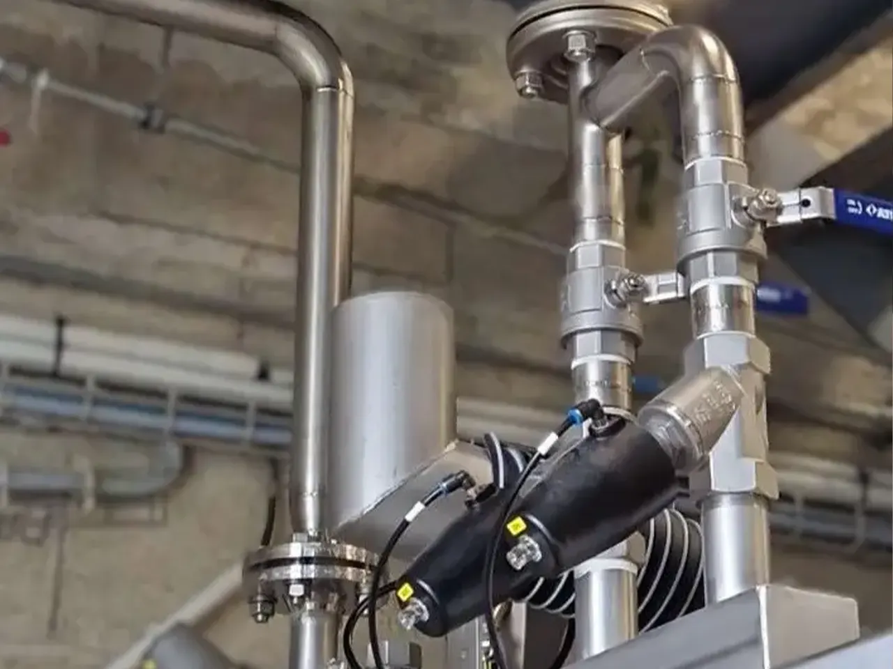Réalisation de réseaux d'alimentations en tuyauteries inox pour machines industrielles